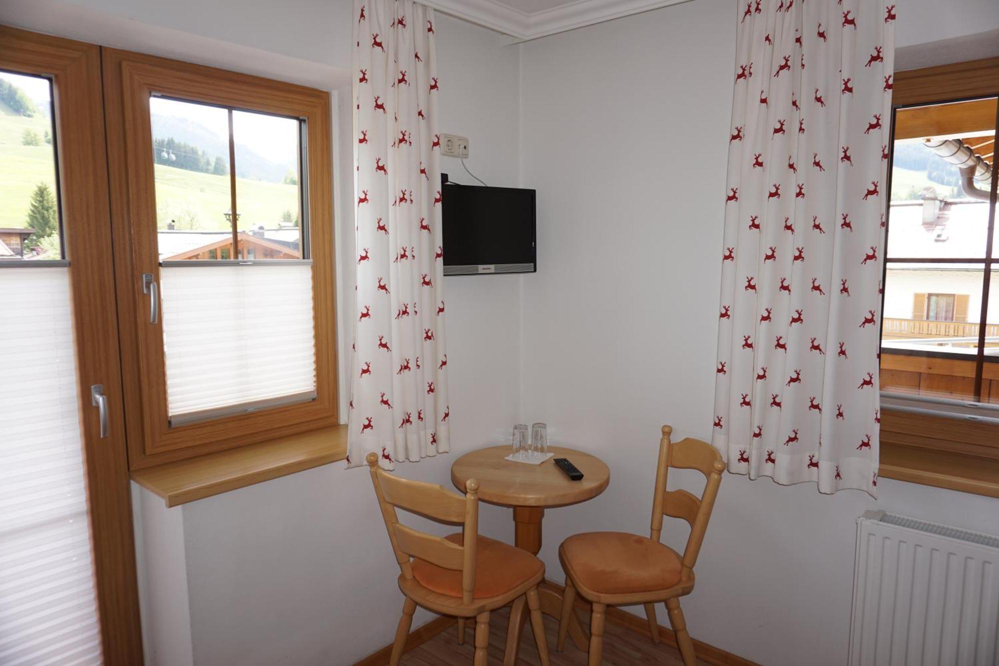 Pension & Appartements Anny Maria Alm am Steinernen Meer Exterior photo