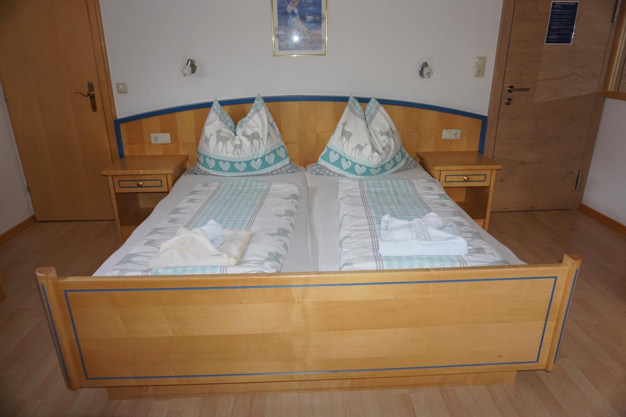 Pension & Appartements Anny Maria Alm am Steinernen Meer Exterior photo