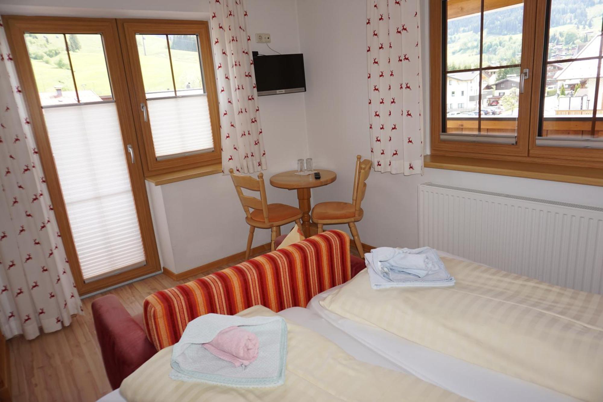 Pension & Appartements Anny Maria Alm am Steinernen Meer Exterior photo