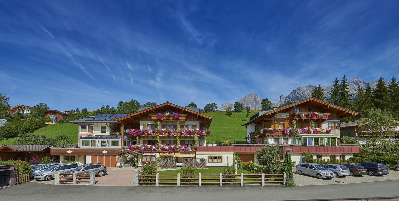 Pension & Appartements Anny Maria Alm am Steinernen Meer Exterior photo