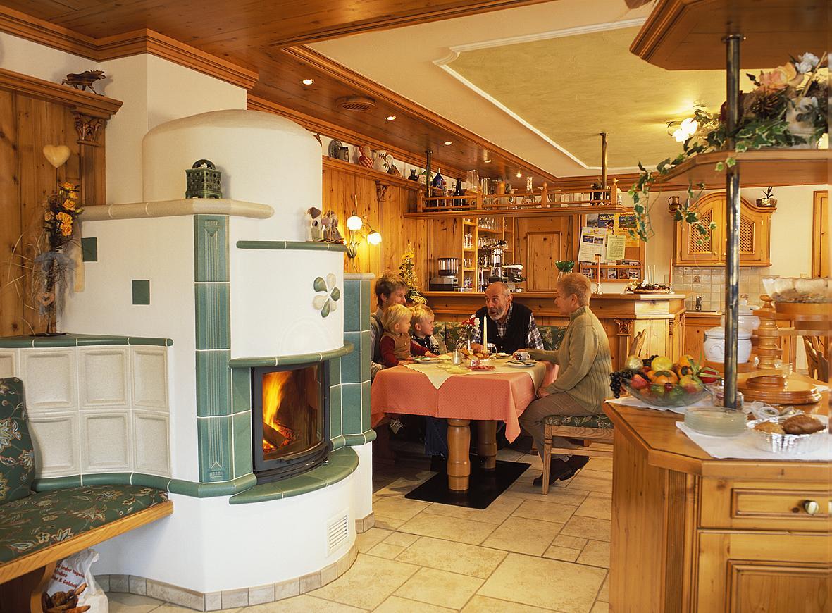 Pension & Appartements Anny Maria Alm am Steinernen Meer Exterior photo