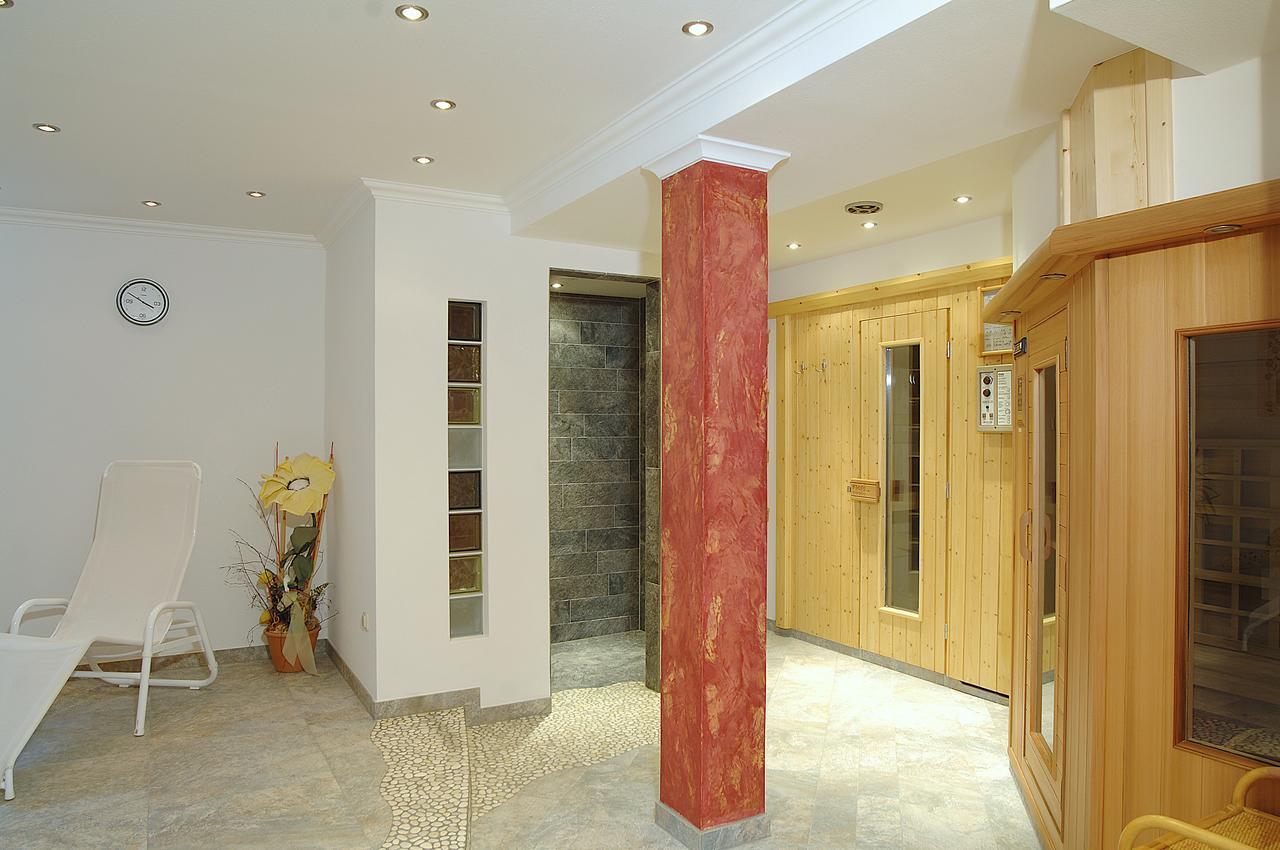 Pension & Appartements Anny Maria Alm am Steinernen Meer Exterior photo