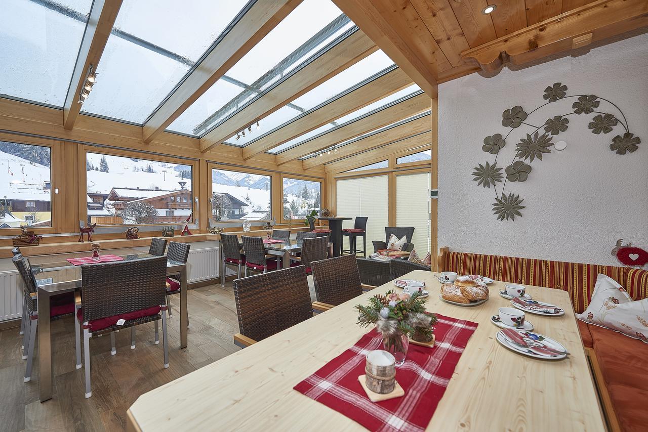 Pension & Appartements Anny Maria Alm am Steinernen Meer Exterior photo